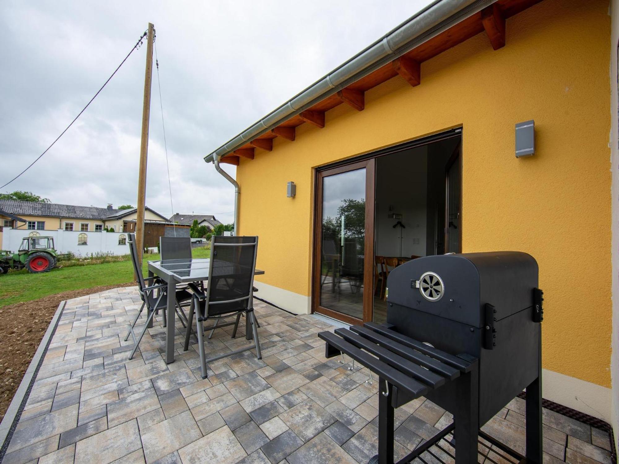 Tranquil Holiday Home In Filz In The Eifel With Garden ภายนอก รูปภาพ