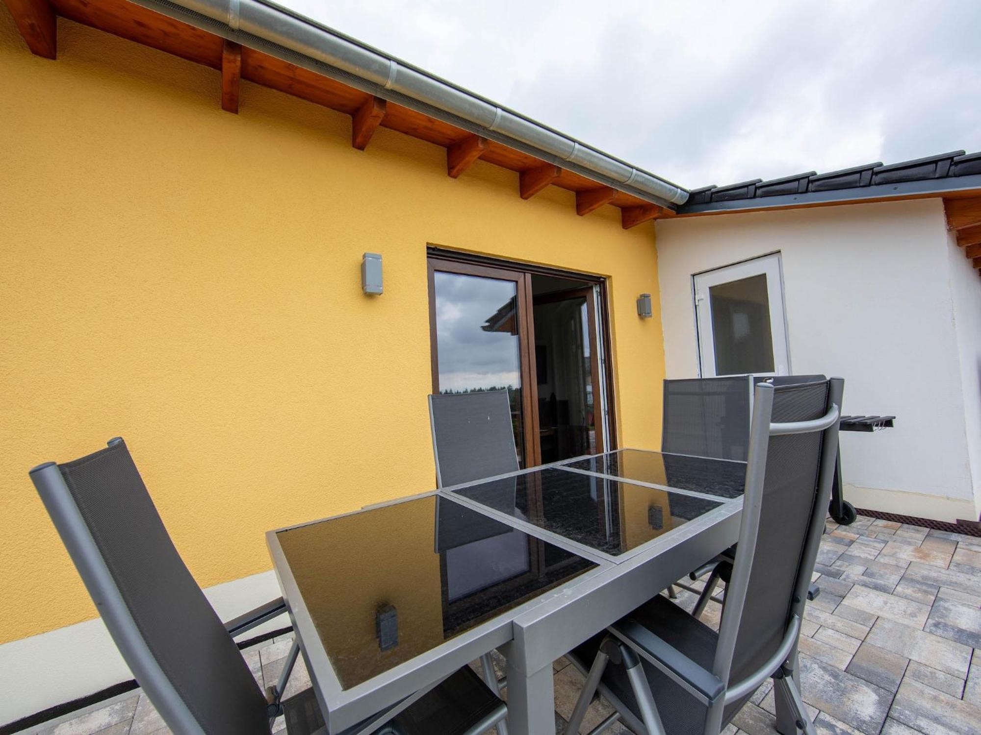 Tranquil Holiday Home In Filz In The Eifel With Garden ภายนอก รูปภาพ