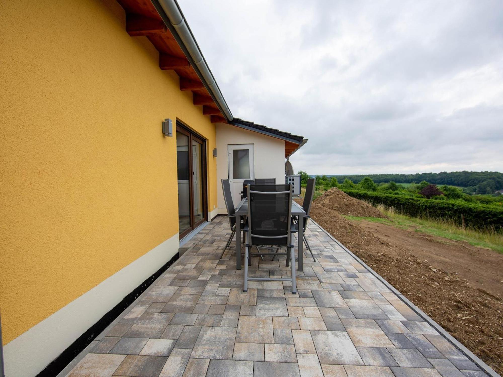 Tranquil Holiday Home In Filz In The Eifel With Garden ภายนอก รูปภาพ