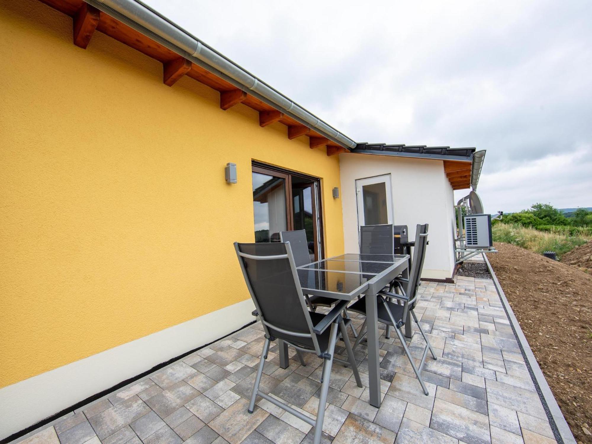 Tranquil Holiday Home In Filz In The Eifel With Garden ภายนอก รูปภาพ